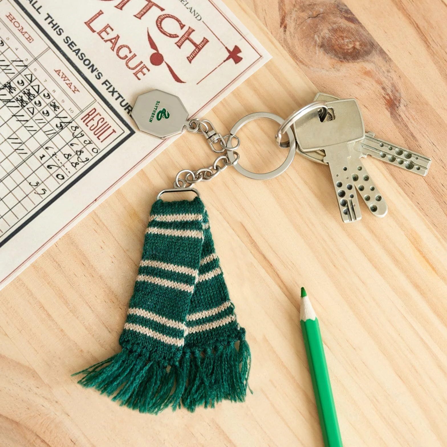 Grupo Erik Keyring Harry Potter Merchandise - Slytherin Scarf Keychain, Cute Keyring, Cool Keyrings, Harry Potter Gifts Under 10 Pounds, Slytherin Gifts