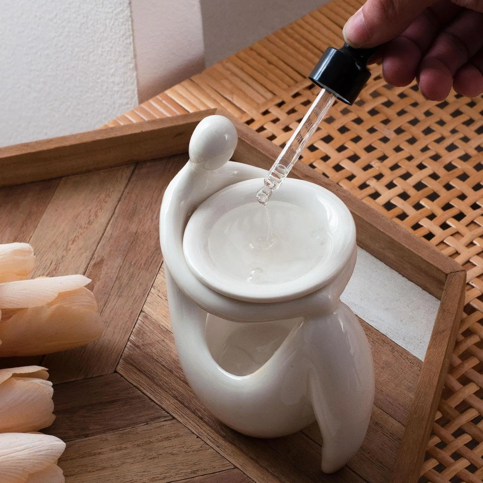 Ceramiczny podgrzewacz olejków eterycznych w kształcie ludzkiego ciała, palnik do topienia wosku