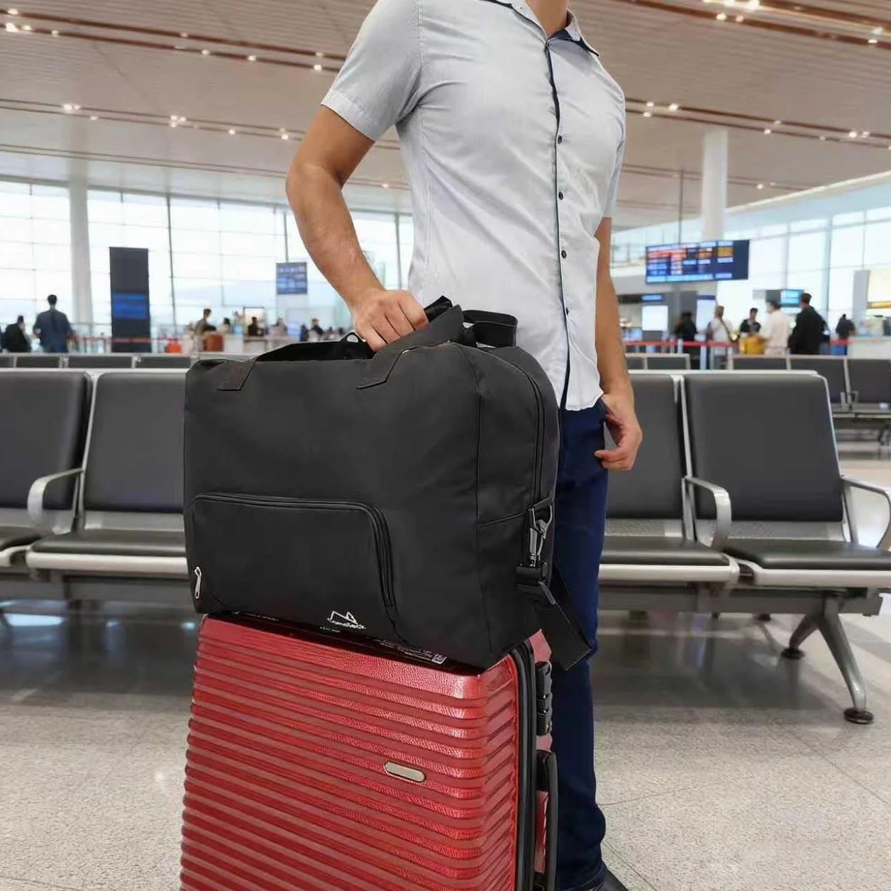 CampTeck Bagaż podręczny, uniseks, pod siedzeniem, składana torba podróżna z paskiem na ramię, nadaje się do EasyJet (45 x 36 x 20 cm – 32 l), czarny, One_Size, Klasyczny