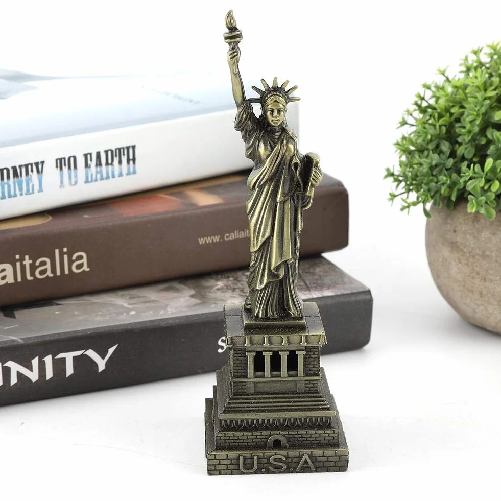 Metalowa Statua Wolności Dekoracyjna Miedź Figurka Nowego Jorku Pamiątka H: 15 cm