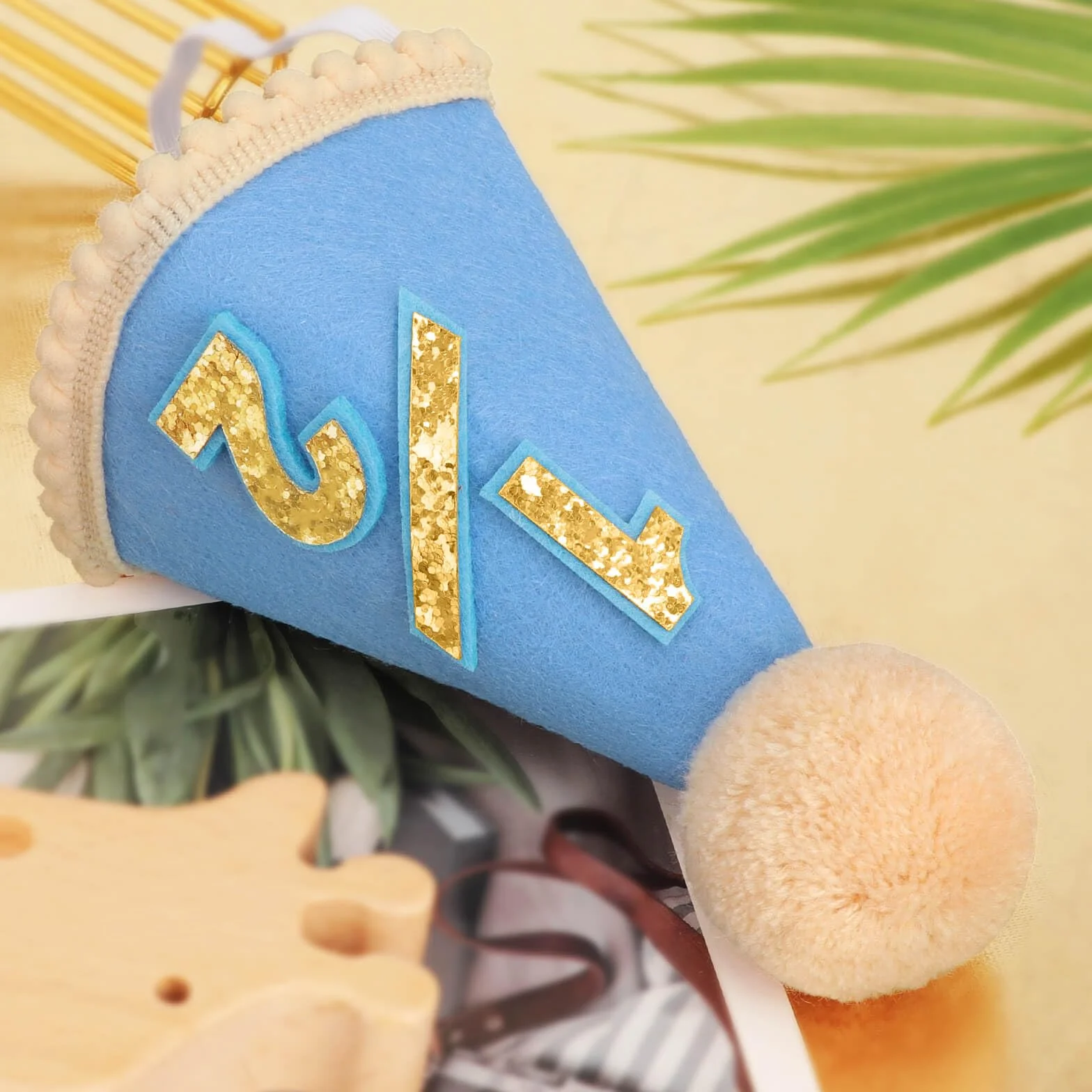 DRESHOW 1/2 Urodzinowy Kapelusz dla Niemowląt Półurodzinowe Stożkowe Kapelusze z Pomponami 6 Miesięcy Cake Smash Photo Props Nakrycia Głowy dla Dziewczynek i Chłopców