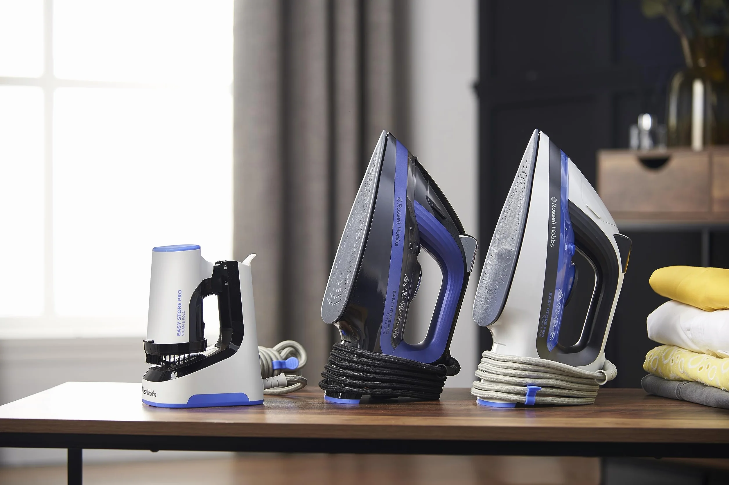 Russell Hobbs parownica do ubrań, mocna 1500W, składana i antybakteryjna, Steam Genie Easy Store, dezynfekuje, szybko się nagrzewa, zbiornik 150ml, dysza do tkanin, idealna w podróży, 26740-56