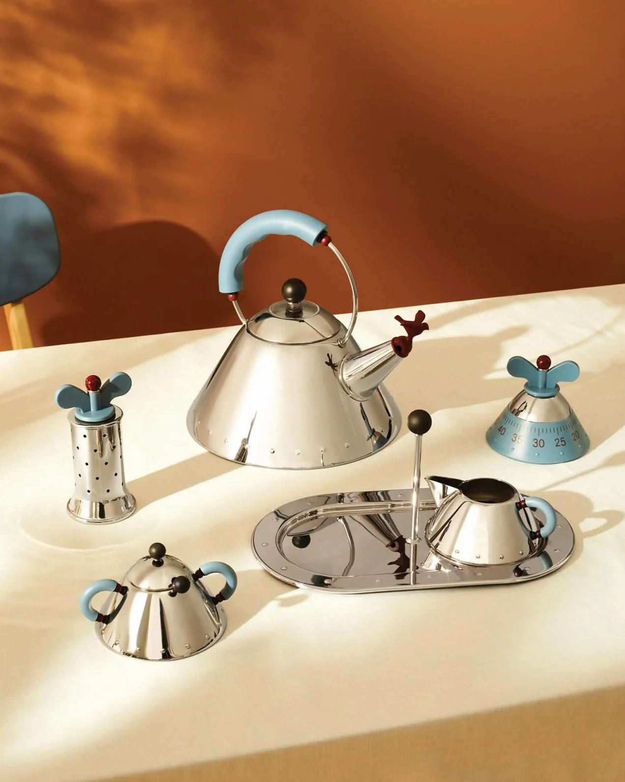 Alessi Kółko solne niebieskie MGSAL średnica 6,3 cm wysokość 11,3 cm