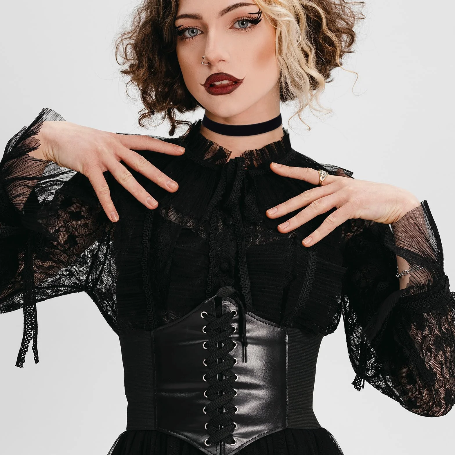 Gjinxi Zestaw czarnych naszyjników typu choker, gotycki czarny aksamitny naszyjnik typu choker, dla kobiet, prezenty urodzinowe, biżuteria na Halloween, cosplay, 2 szt
