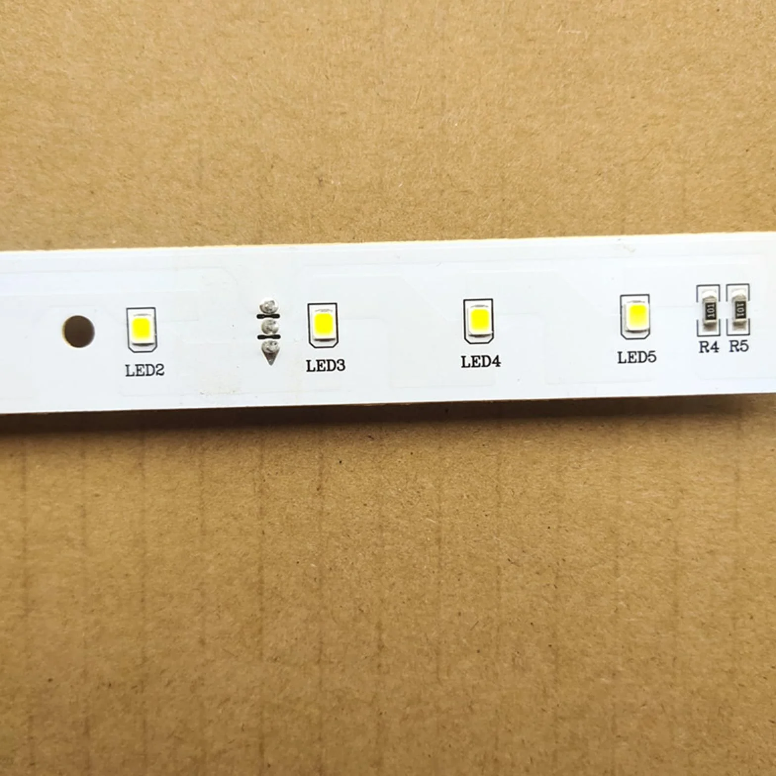 Zapasowa taśma świetlna LED kompatybilna z lodówką Midea listwa świetlna LED BCD-536WKM 17431000000072 502410010020 akcesoria naprawcze