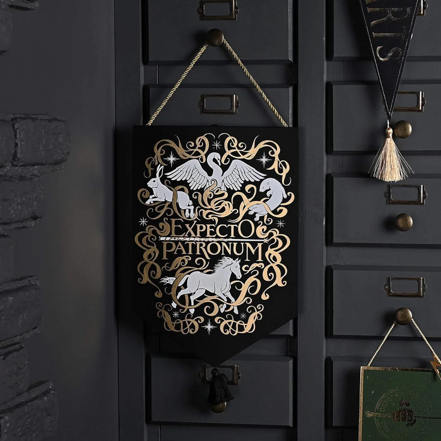 Warner Bros Harry Potter sztandar absolwentów świecący w ciemności - zwierzęta patronusowe