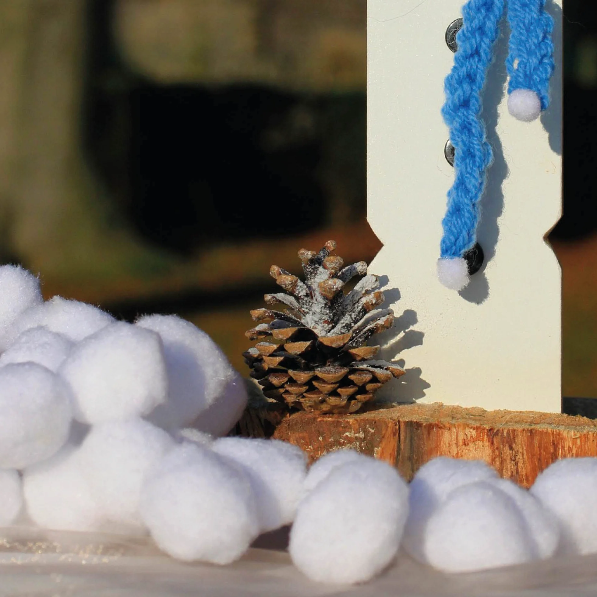 Bestlivings Sztuczne śnieżki (ok. 140 sztuk) śnieżka biała - Ø 4-5 cm - do majsterkowania, dekoracji zimowej, białe sztuczne śnieżki w zestawie, urodziny dziecka