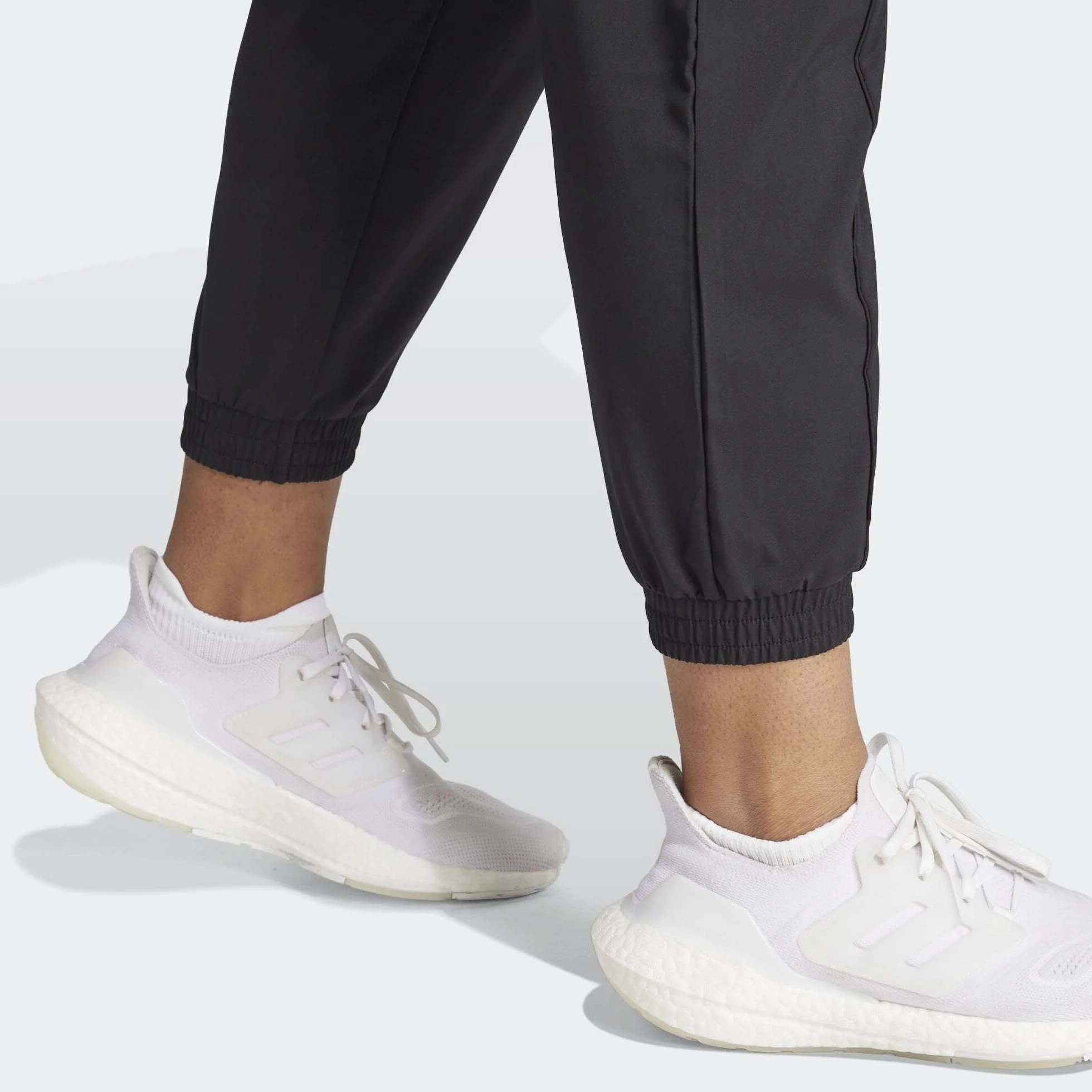 adidas Aeroready Train Essentials Minimal Branding Woven Pants - Spodnie Kobiety