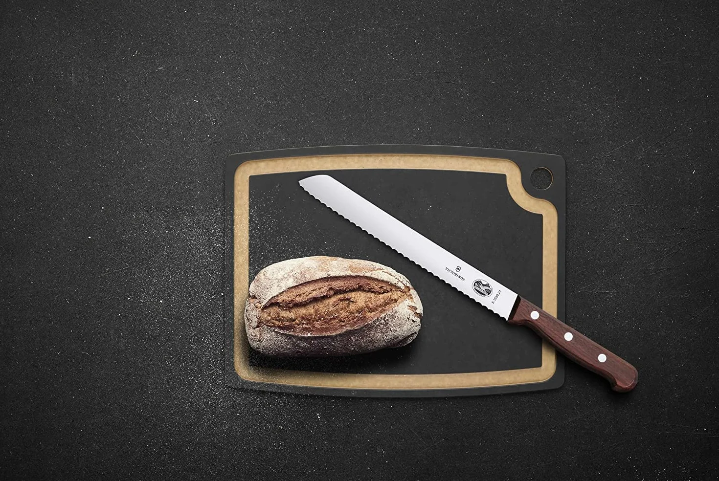 Victorinox Brotmesser 5.1630.21G Holzgriff Braun Extra scharfe Klinge Wellenschliff Made in Switzerland