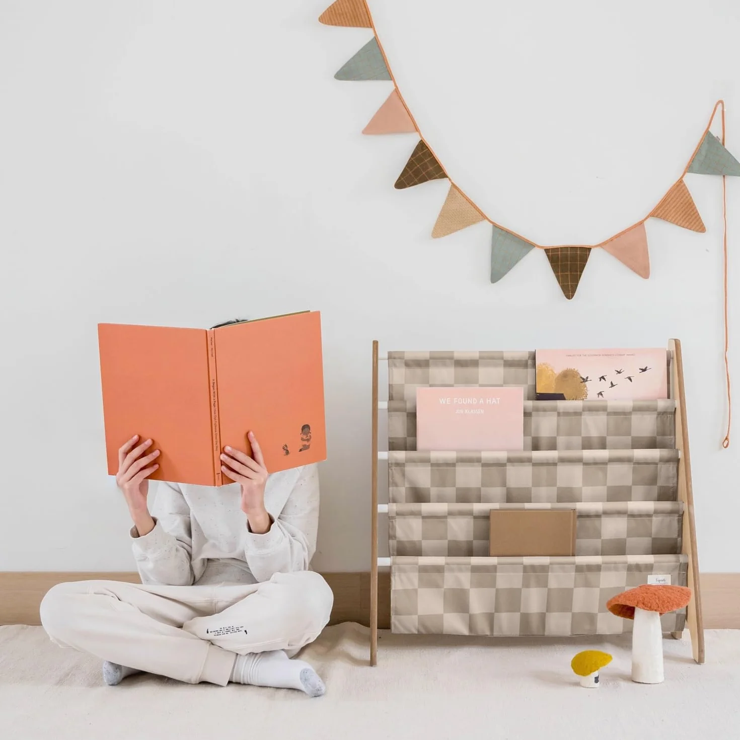 3 Sprouts - Stojak na książki dla dzieci, regał Montessoriana do pokoju dziecięcego, szachownica, kolor beżowy