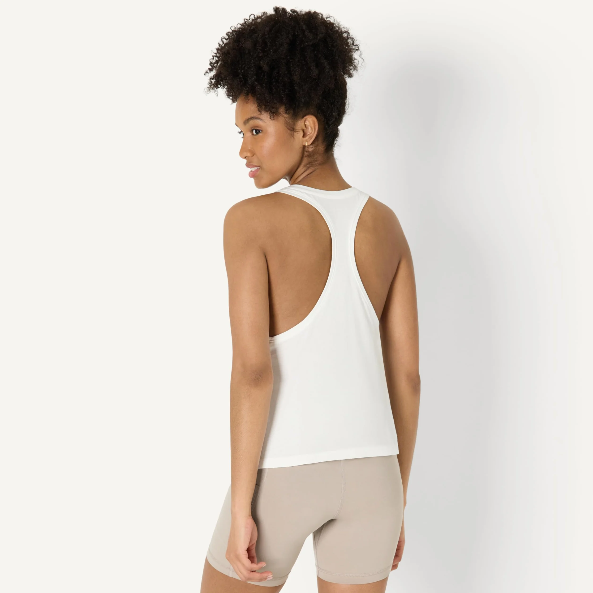 Amazon Essentials Damska koszulka sportowa z miękkiej bawełny typu racerback luźny krój lekka koszulka do ćwiczeń jogi z opuszczonymi otworami na ramiona