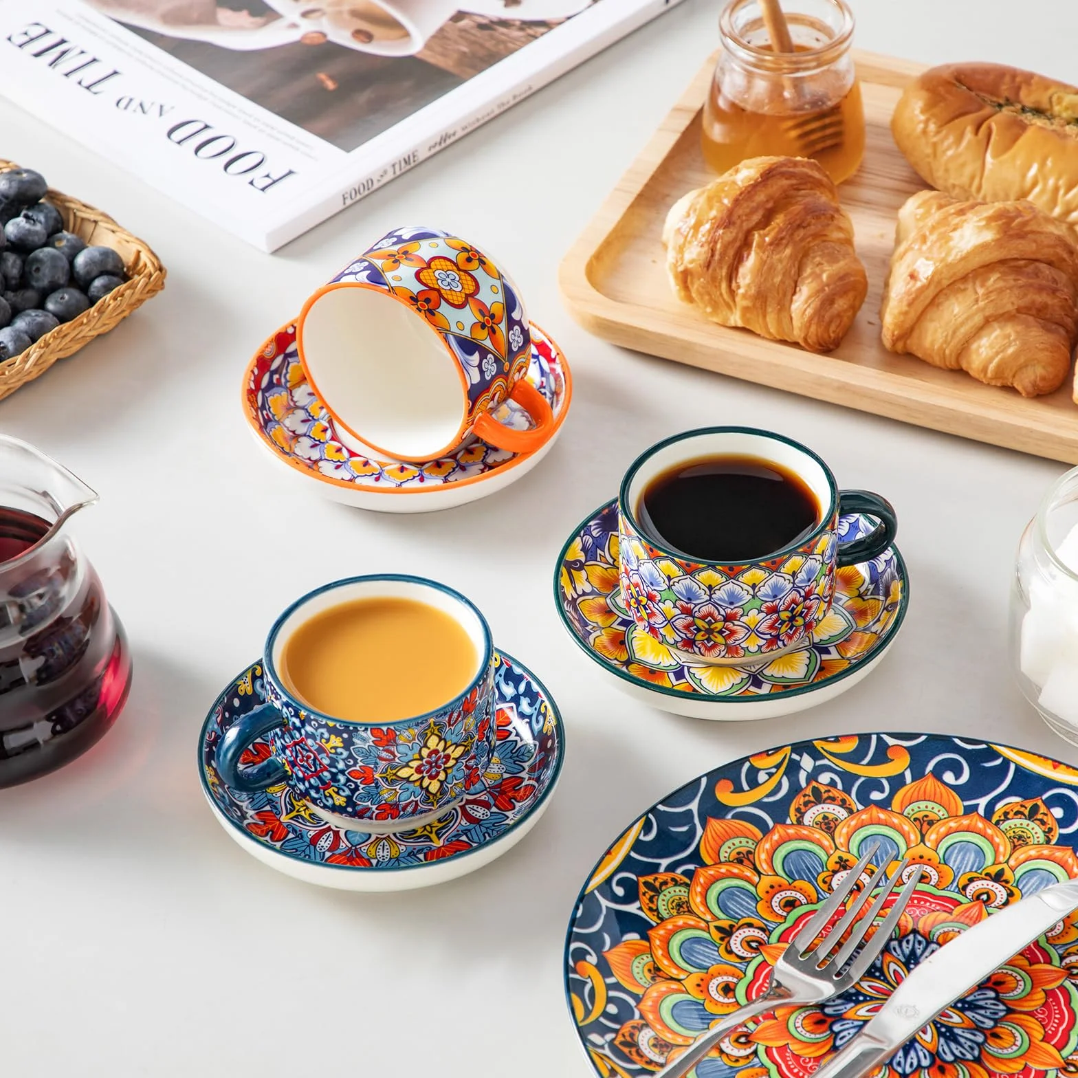 Vancasso Zestaw filiżanek SIMI 4 x 120ml porcelanowe do espresso z metalowym stojakiem