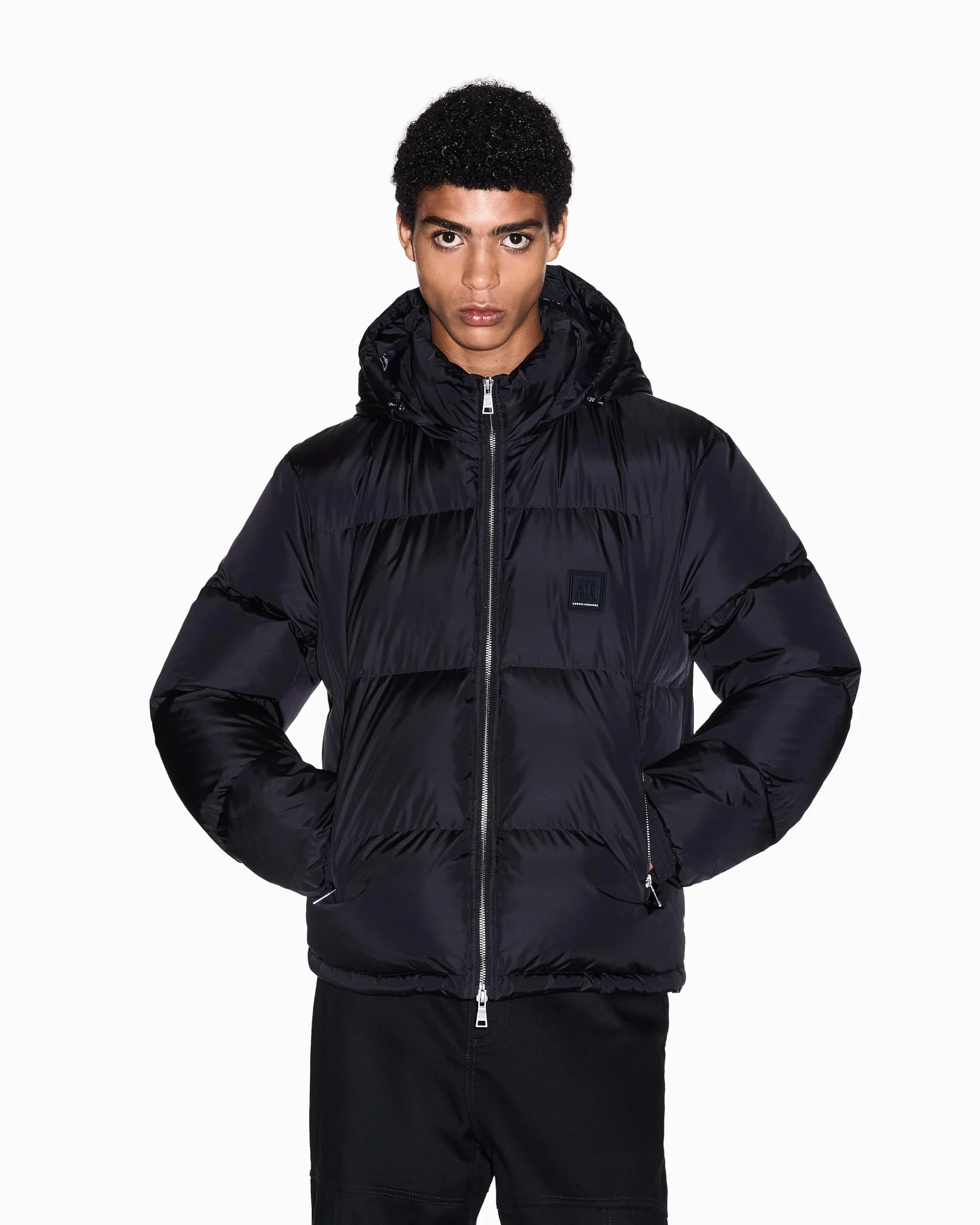 Armani Exchange Męski projekt ikony, wytłoczona naszywka z logo, błyszcząca nylonowa kamizelka puchowa, Czarny, L