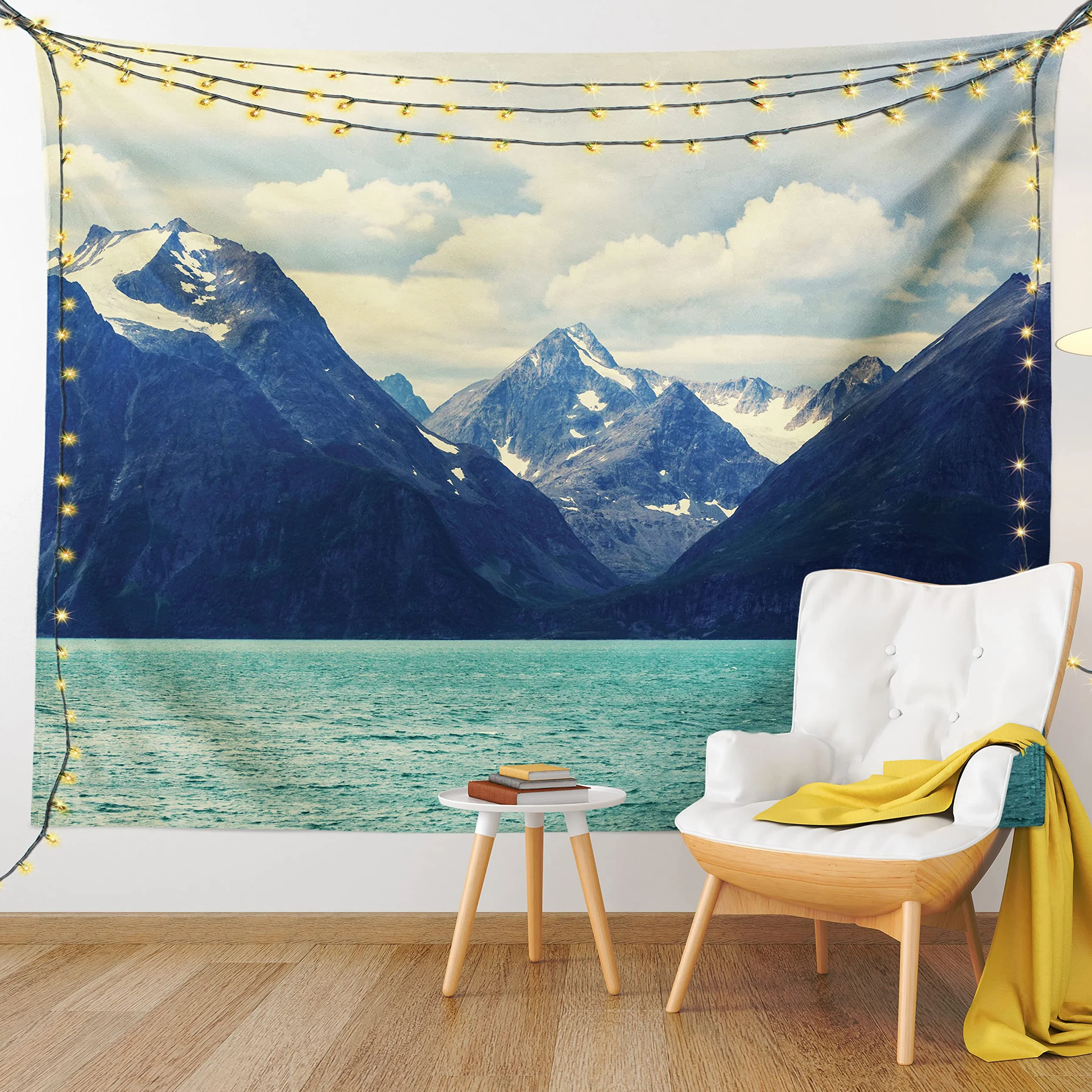 ABAKUHAUS, Góra, Dekoracyjny gobelin, plakat na ścianę, Północne wybrzeże Atlantyku Norwegia Fishing Port Snowy Natura, Migdałowy Zielony Ciemnoniebieski, 230x140cm