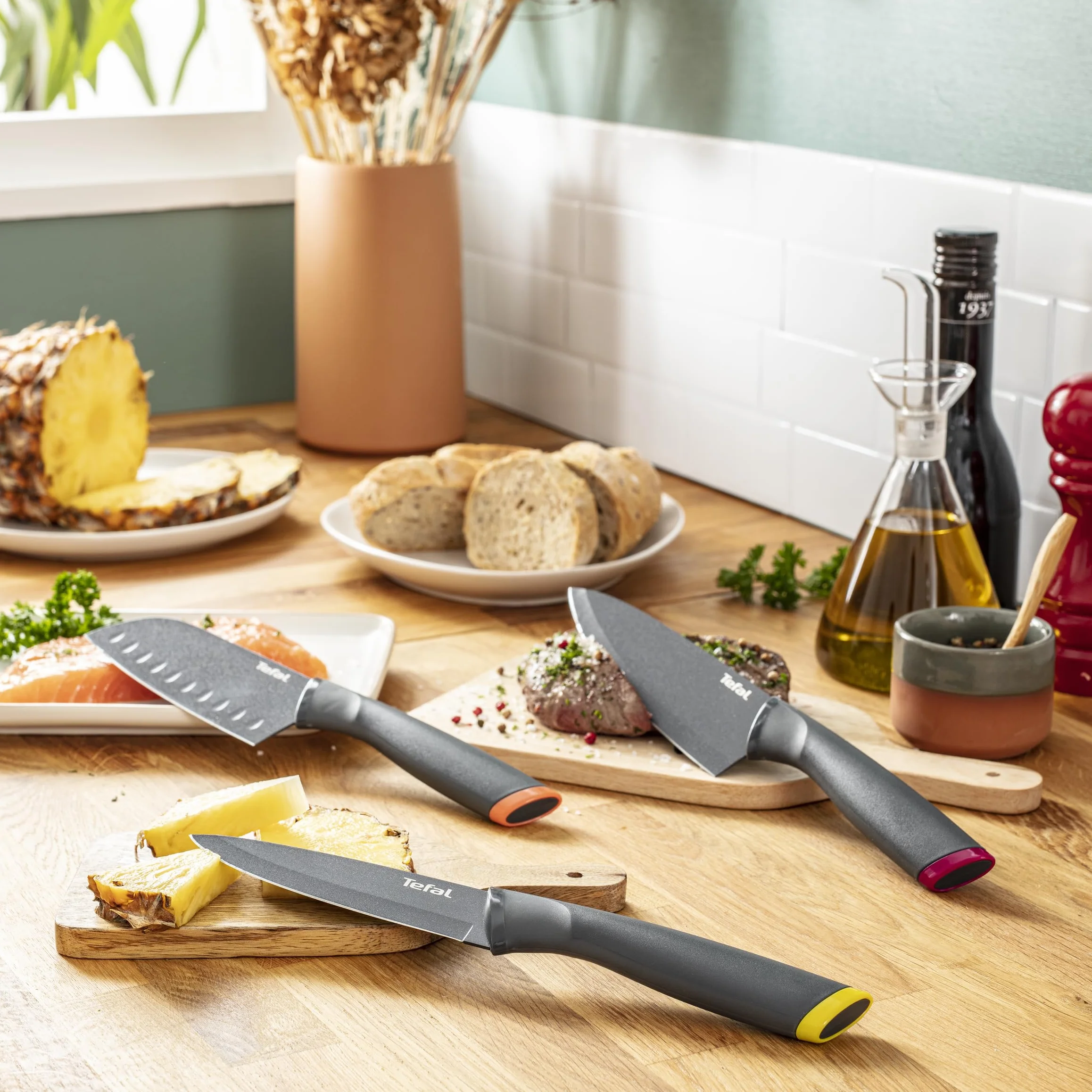 Tefal Fresh Kitchen nóż Santoku 12 cm stal nierdzewna powłoka zapobiegająca przywieraniu antracyt pomarańczowy