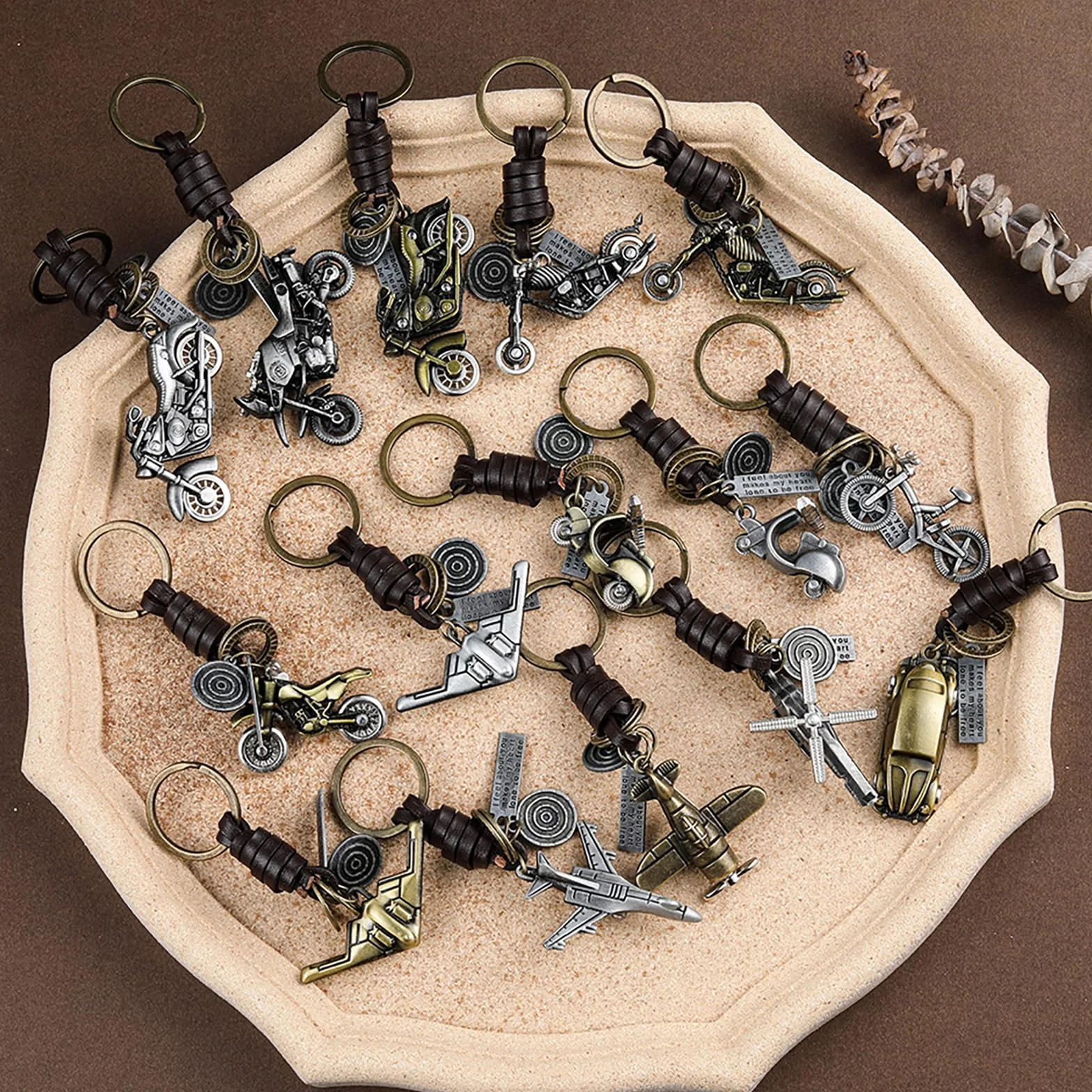 Brelok rowerowy, brelok rowerowy wykonany ze skóry i metalu, brelok spersonalizowany breloczek do kluczy szczęśliwy amulet prezent na walentynki, urodziny, Boże Narodzenie i rocznicę prezent dla