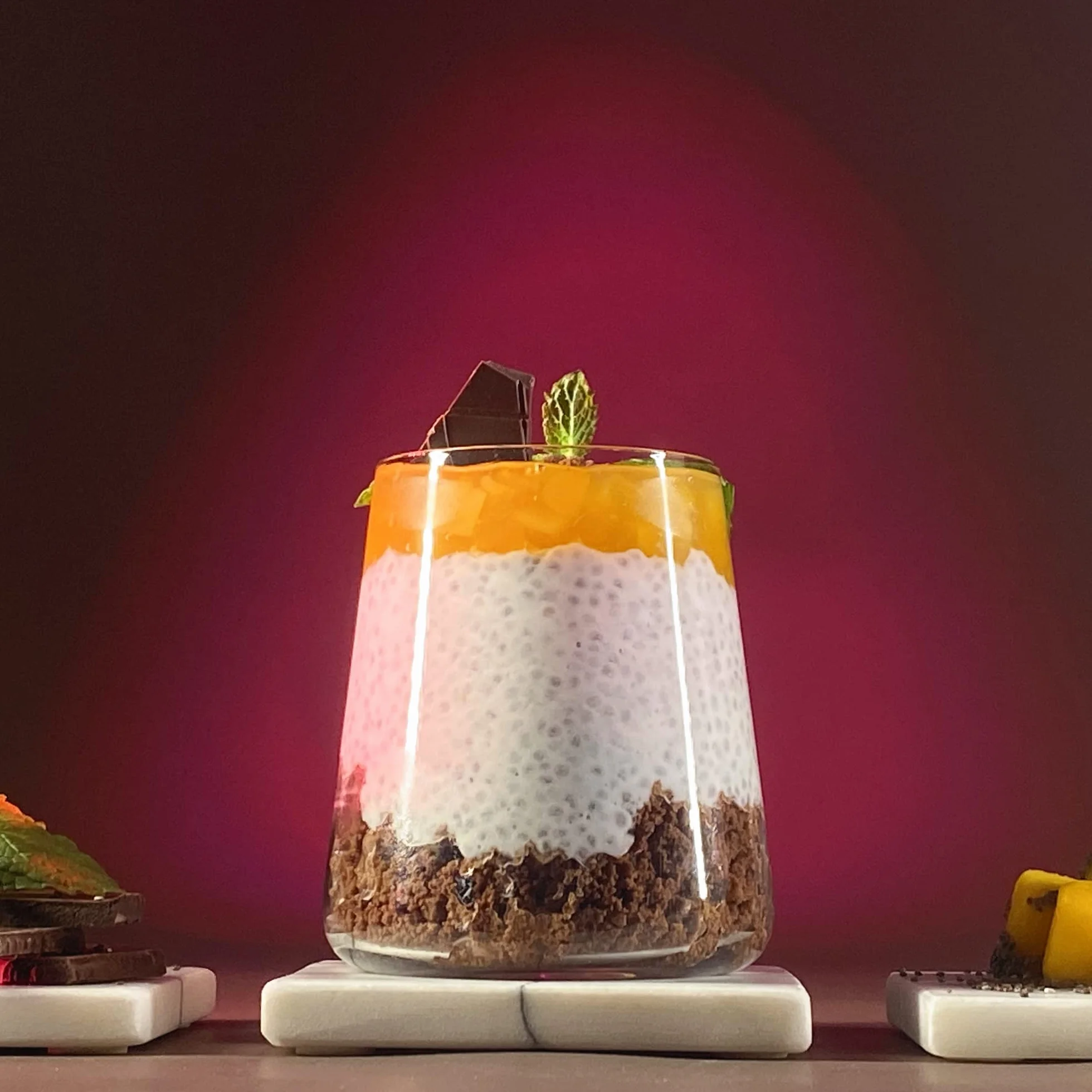 Zestaw 12 okularów awantgarde o pojemności 380 ml do wody i zimnych napojów, nowoczesne i minimalistyczne wzornictwo, niskie, kryształowe szkło, nadaje się do mycia w zmywarce
