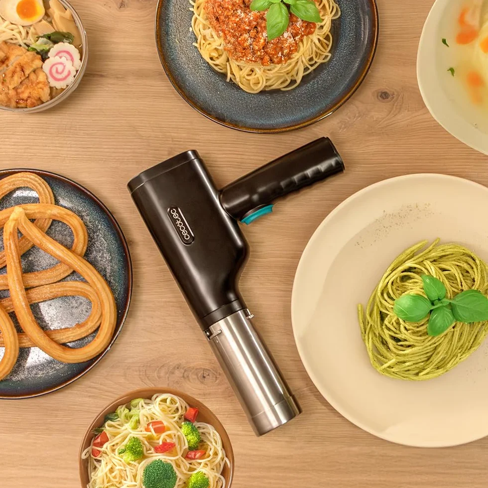 Cecotec Fun EasyPasta bezprzewodowa maszyna do makaronu i churros, 40 W, pojemność 200 g, 3 tarcze w zestawie, przygotuj makaron, spaghetti i makaron, 50 zastosowań na ładowanie baterii