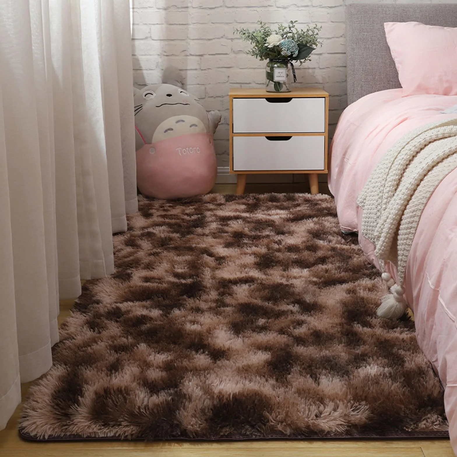 Miękki dywan shaggy 150 x 150 cm antypoślizgowy zmywalny brązowy do sypialni