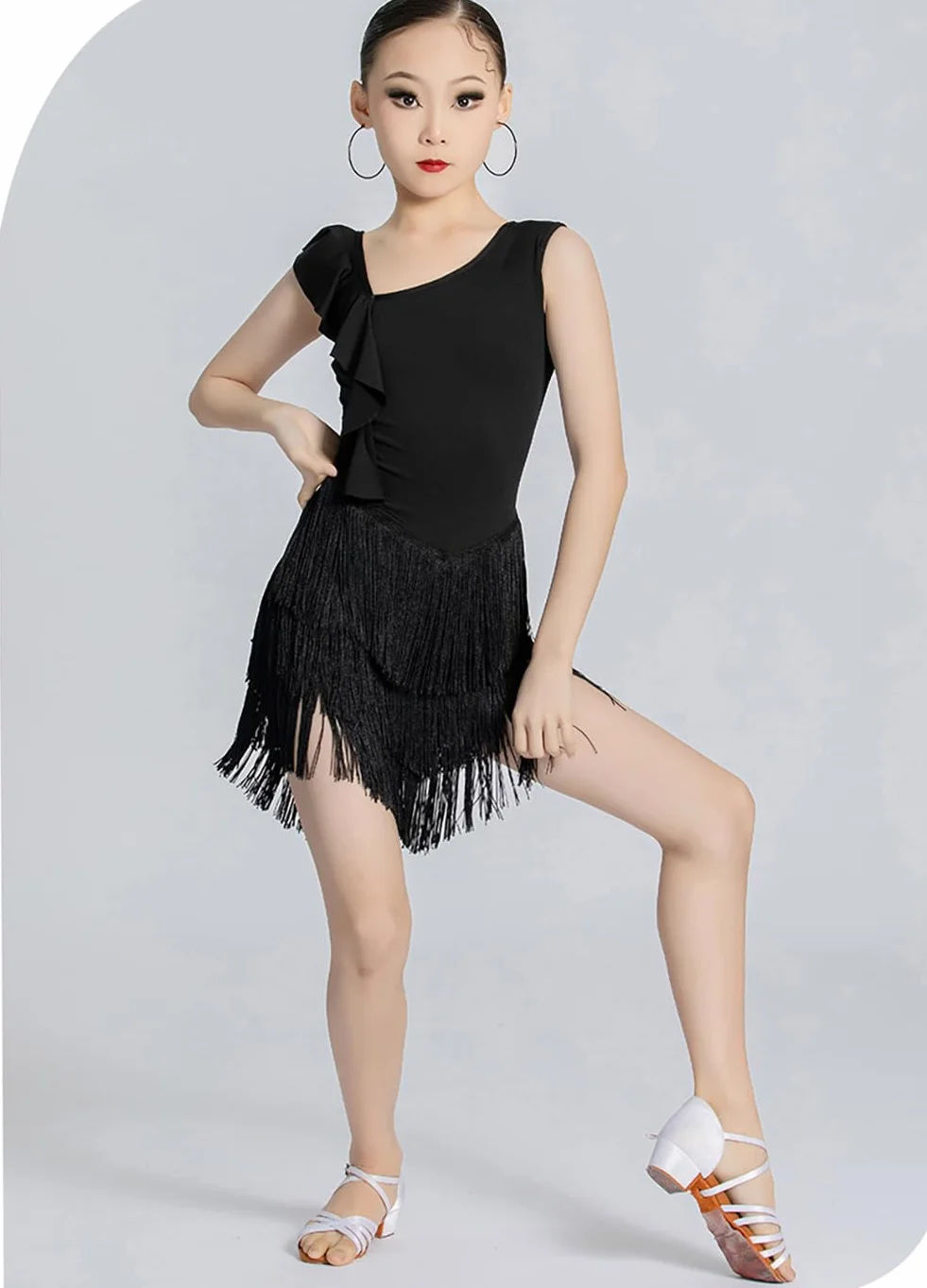 Dziewczęca sukienka do tańca latynoskiego z frędzlami dekoltem skośnym bez rękawów profesjonalna spódnica do tańca towarzyskiego rumba cha cha salsa