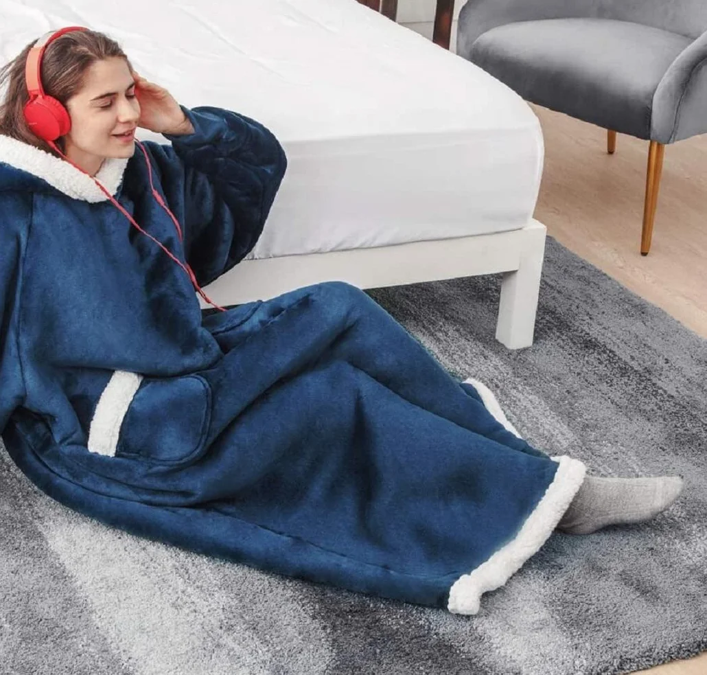 Przytulny koc z rękawami oversize z kapturem bluza Sherpa dla kobiet i mężczyzn niebieski