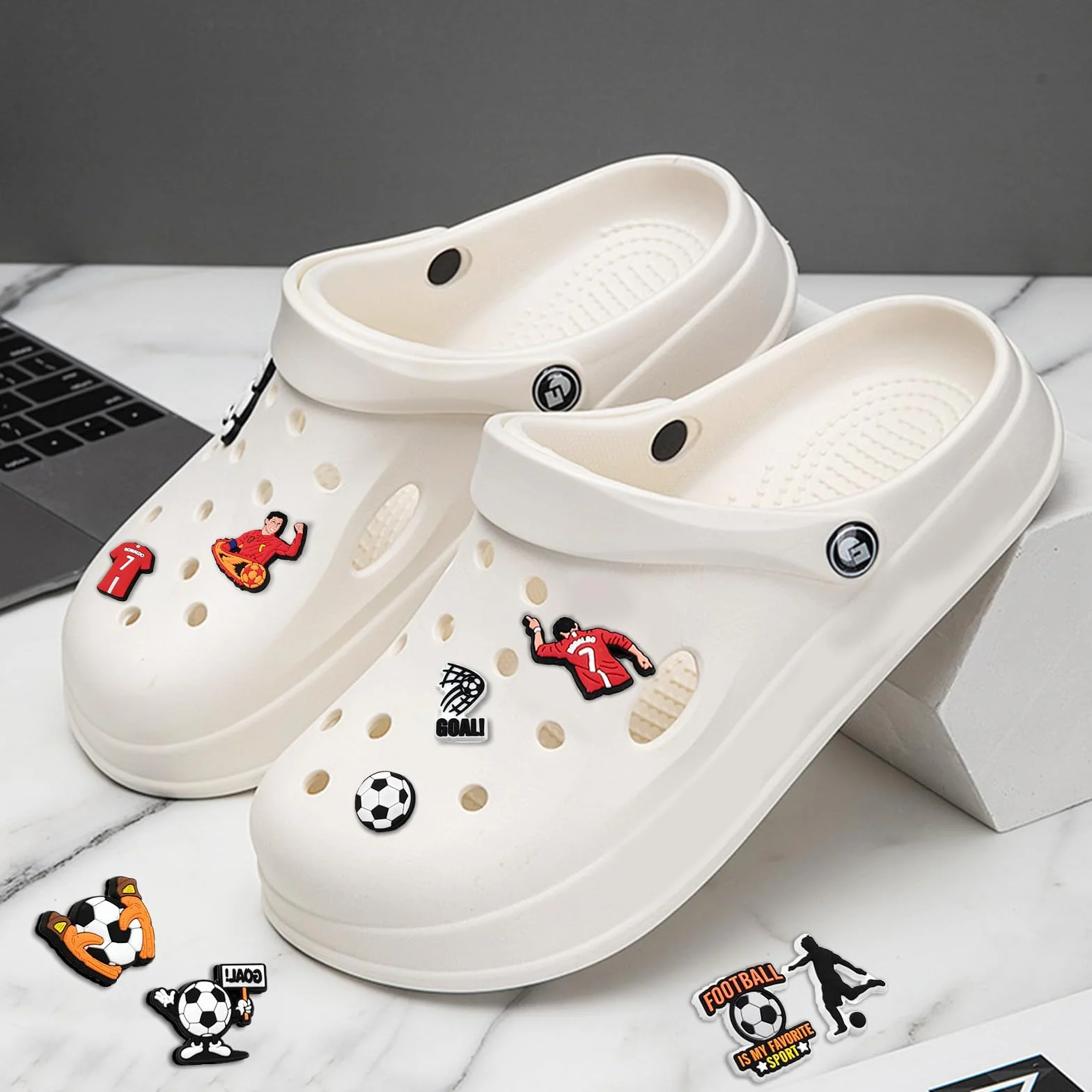 Zawieszki do Butów, Unisex, 32 Sztuki, Piłkarskie, Dekoracyjne, PVC