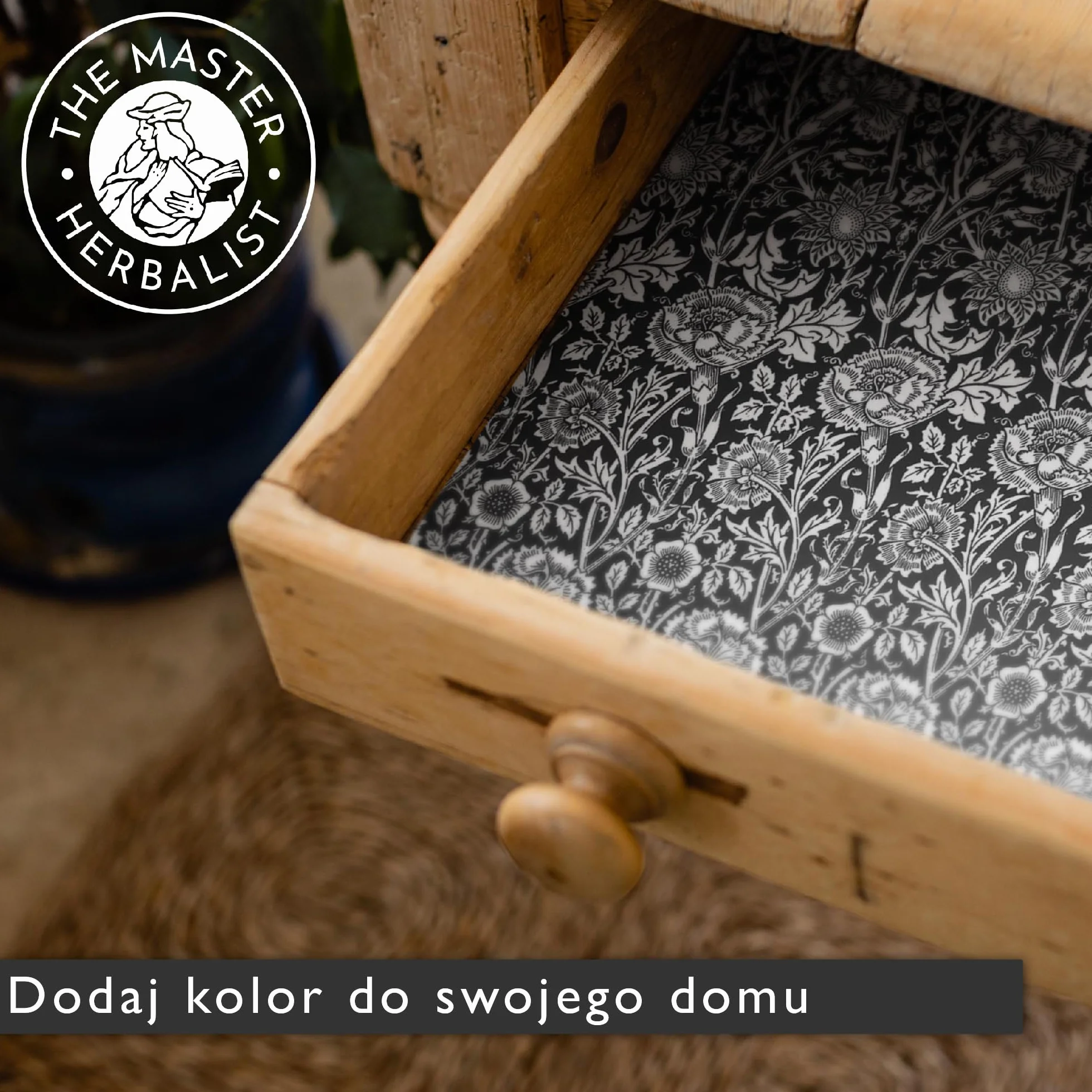 Wkładki do szuflad o zapachu drzewa sandałowego czarne William Morris Pink & Rose 5 arkuszy 60 x 42 cm z olejkiem eterycznym