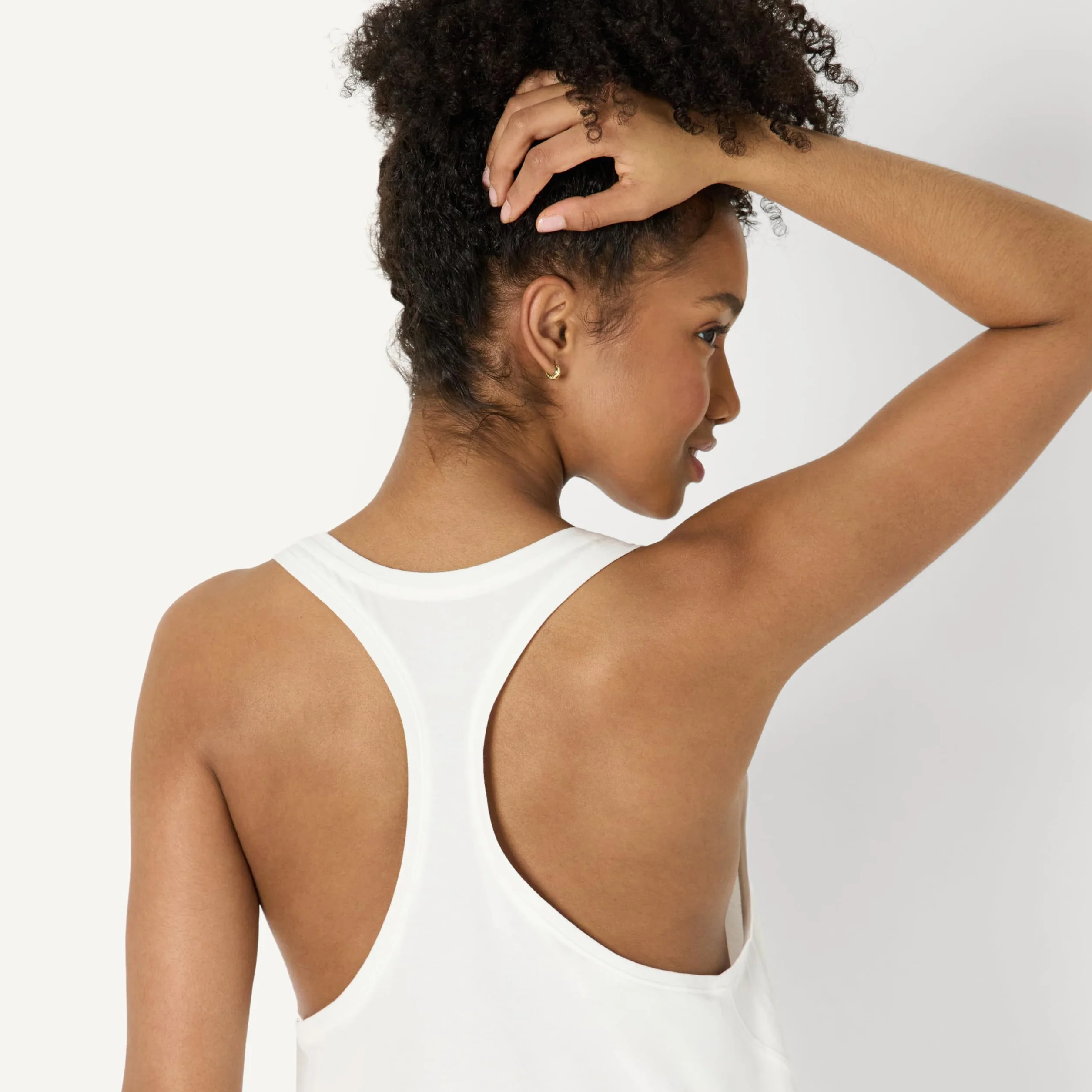Amazon Essentials Damska koszulka sportowa z miękkiej bawełny typu racerback luźny krój lekka koszulka do ćwiczeń jogi z opuszczonymi otworami na ramiona