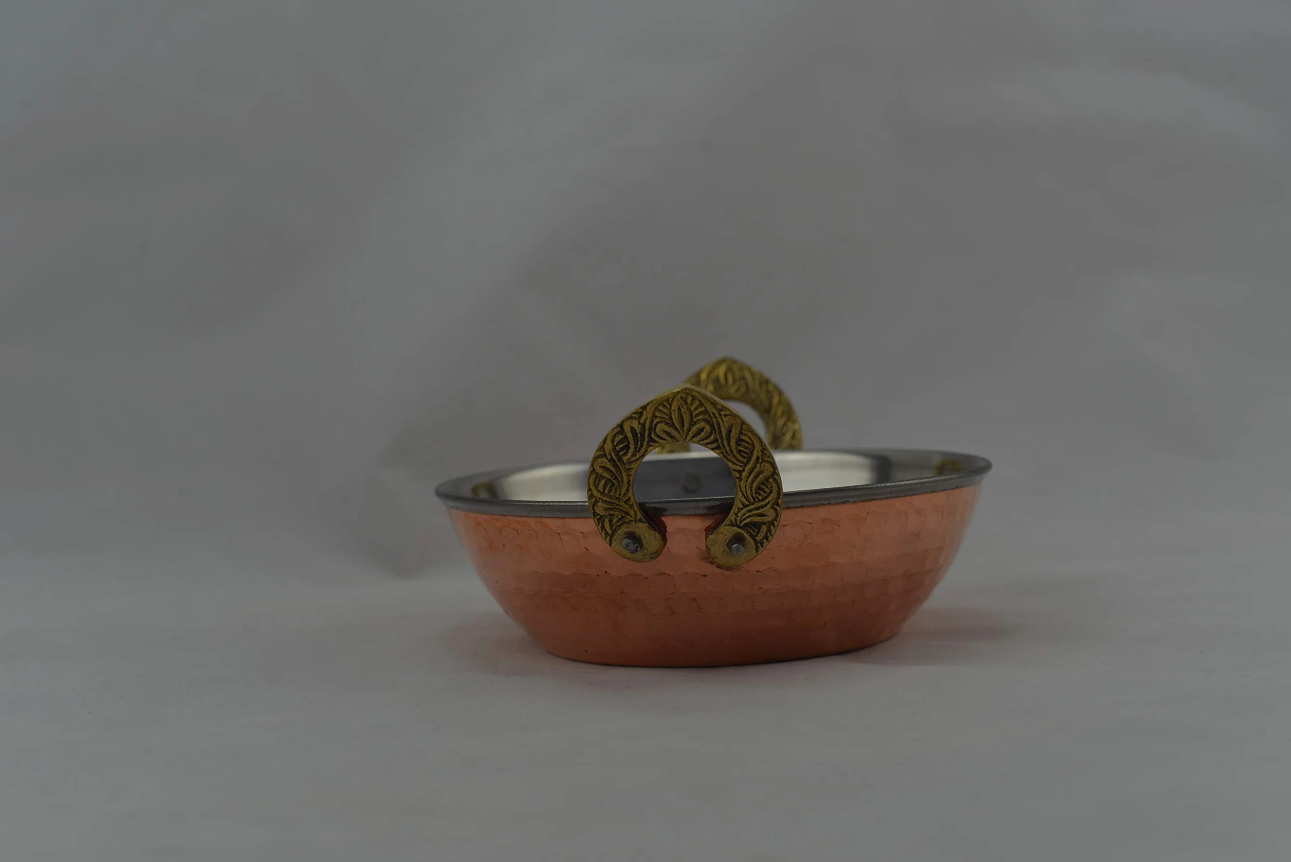Hostelnovo - Miska z uchwytami do indyjskiego jedzenia - Miska Karahi - Miedź ze stali nierdzewnej - Miniaturowe uchwyty w kształcie podkowy - Indyjskie naczynia - 15 x 5,5 cm