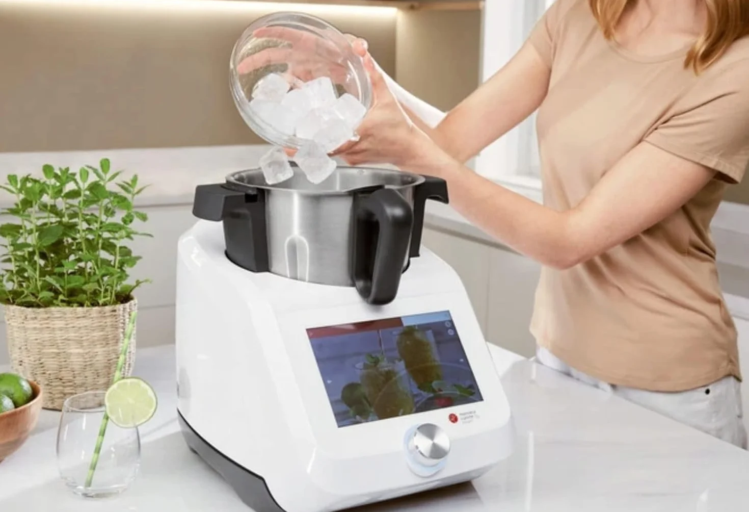 Silvercrest Monsieur Cuisine Smart Model 2022 Biały Food Processor 8 cali 1000 W 10 Prędkości Wi-Fi Google Assistant