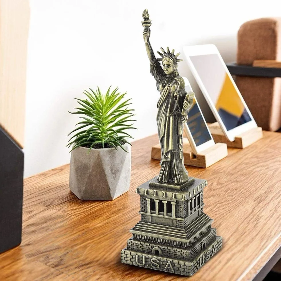 Metalowa Statua Wolności Dekoracyjna Miedź Figurka Nowego Jorku Pamiątka H: 15 cm