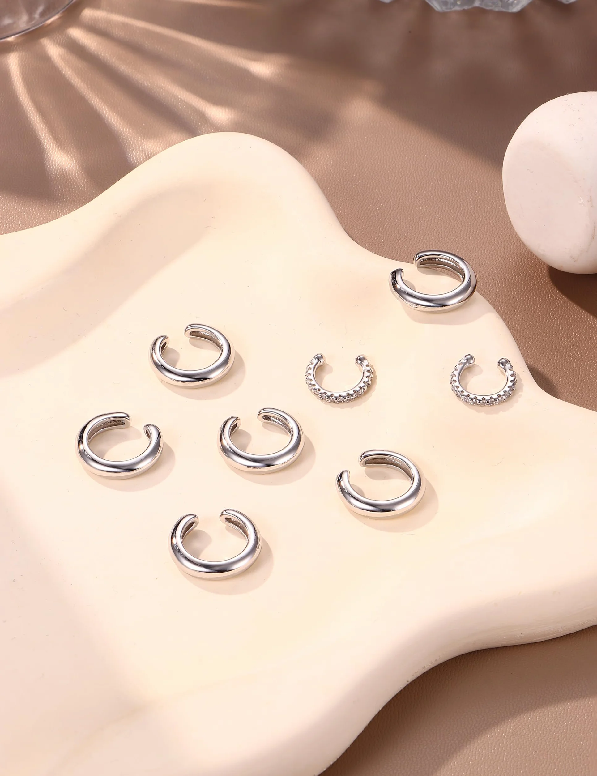 Morfetto Ear Cuff zestaw kolczyków dla kobiet, bez piercingu, 4 pary kolczyków powlekanych złotem 14 K, Fake Helix, nieblaknące, regulowane mankiety w pudełku prezentowym