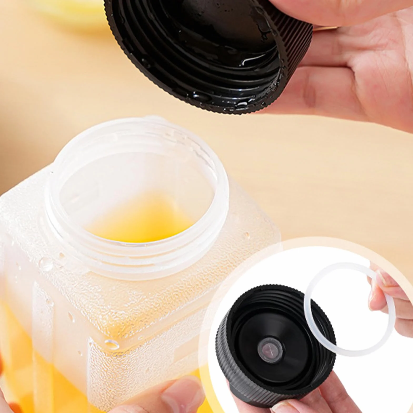Condiment Squeeze Bottles - Refillable Leakproof Inverted Squirt Container | Thick Ketchup Syrup Honey Salad Dressing Sauce Bottles with Easy Dispensing Tip for Cooking Baking Home, 720ml White Black