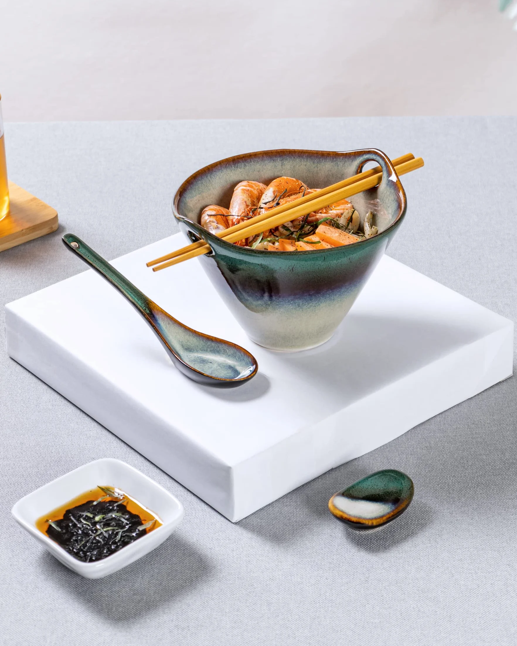 HENXFEN LEAD Porcelanowe miski do Ramen, zestaw 2 sztuki po 600 ml, japońskie ceramiczne miski do zupy z pałeczkami i łyżką do zupy, sałatki, makaronu, płatków zbożowych i makaronu - zielone