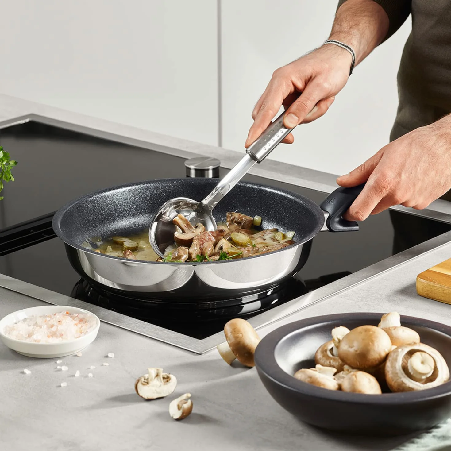 Fissler Adamant Premium Patelnia Ceramiczna 24 cm Stal Nierdzewna Srebrny/Czarny