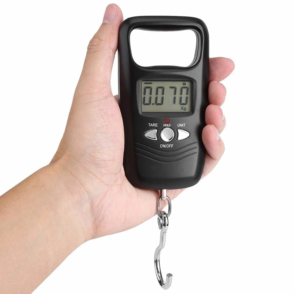 Waga bagażowa, 50 kg, cyfrowa waga wisząca, LCD, elektroniczna waga kieszonkowa z podświetleniem, do podróży, rodzinnych zakupów, wędkowania i innych aktywności na świeżym powietrzu (czarna)